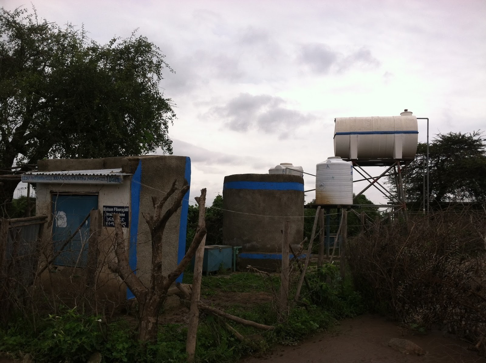 Fluoride filter system in Ethiopia. Source: OSHO (2014)